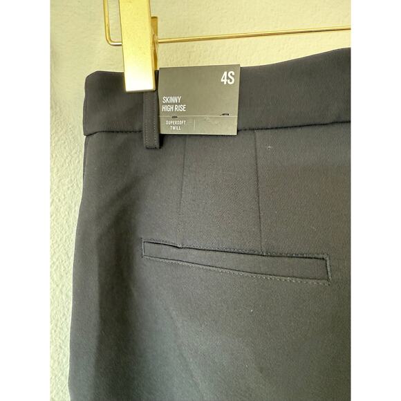 New Express High Waisted Supersoft Twill Skinny Pants, Black, Size 4S - Picture 4 of 7